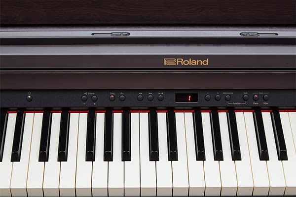 Đàn piano Roland HP-330 có hệ thống âm thanh tiên tiến nhất của thương hiệu đàn Roland