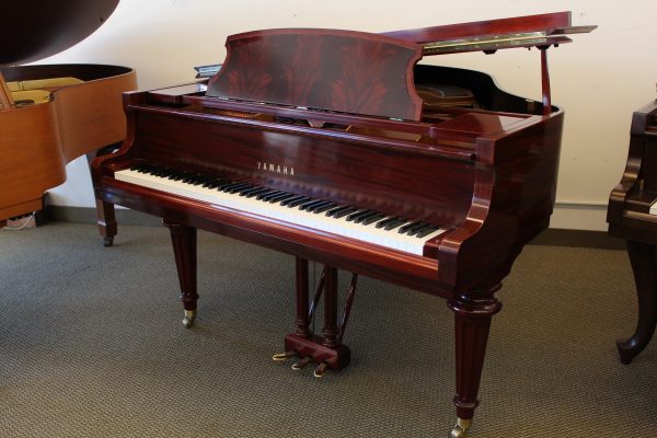 Đàn piano Yamaha có giá cả tương đối thấp