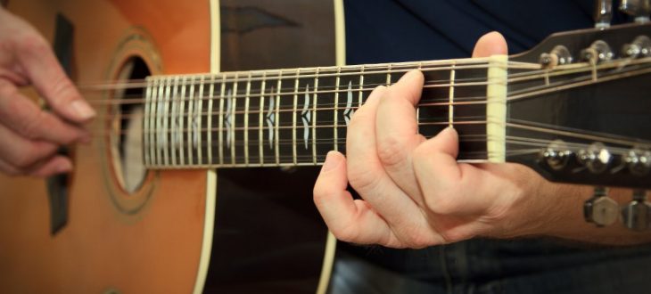 mua đàn guitar Nhật cũ giá rẻ