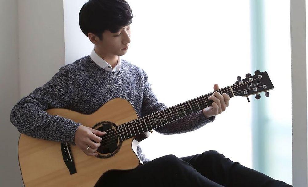 Giá của 1 cây đàn guitar acoustic tốt