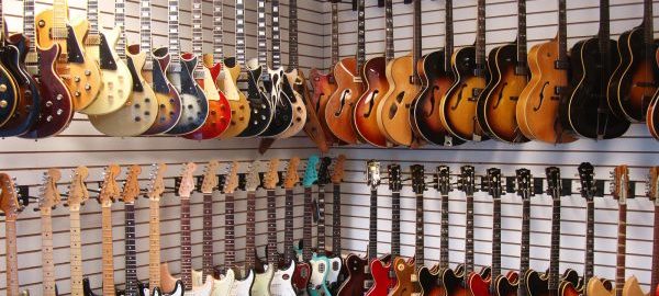 Nhu cầu chơi đàn guitar ngày càng tăng cao