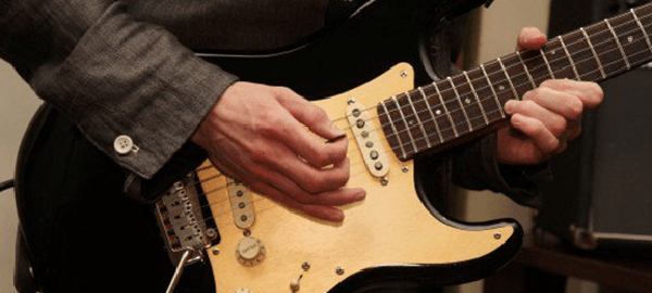 Đàn guitar điện Yamaha là thương hiệu nổi tiếng trong thế giới nhạc cụ