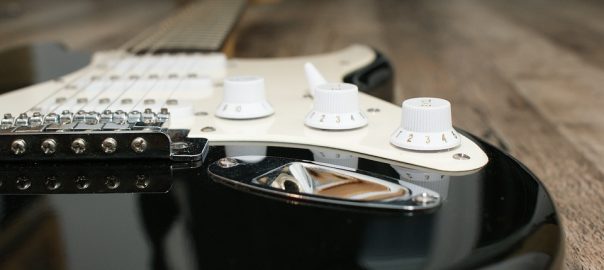 Chuyển hợp âm đàn guitar nhanh chóng sẽ giúp bạn không cho bị ngắt nhịp