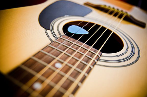 Đa số các loại đàn guitar có 6 dây
