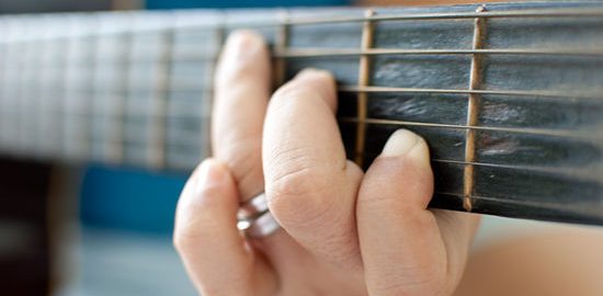 Đa số các loại đàn guitar có 6 dây