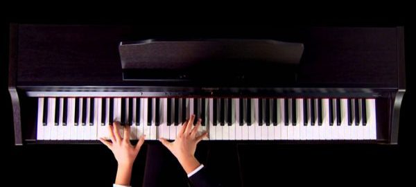 Nhiều người chọn mua đàn piano điện vì có nhiều ưu điểm nổi bật