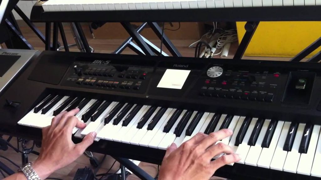 Để mua đàn organ phù hợp, bạn cần đưa ra các yếu tố cần thiết khi học đàn