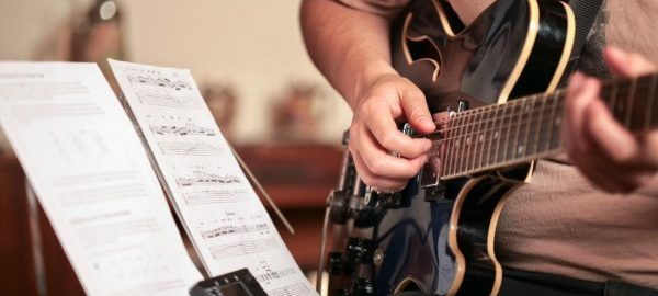 Học guitar đệm hát