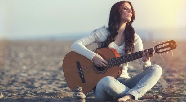 Bạn cần phải luyện tập thường xuyên để học guitar nhanh tiến bộ